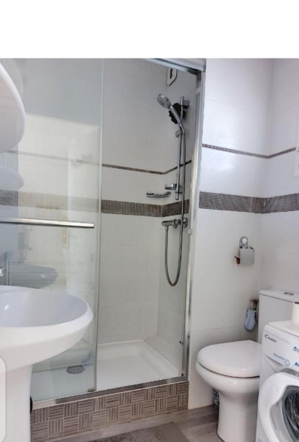 Appartement Tres Agreable Frejus Bagian luar foto